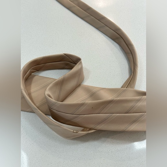 Vintage Christian Dior camel tan subtle monogrammed necktie polyester and silk - Picture 6 of 16